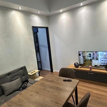 Aries Apartments Sarandë Esterno foto