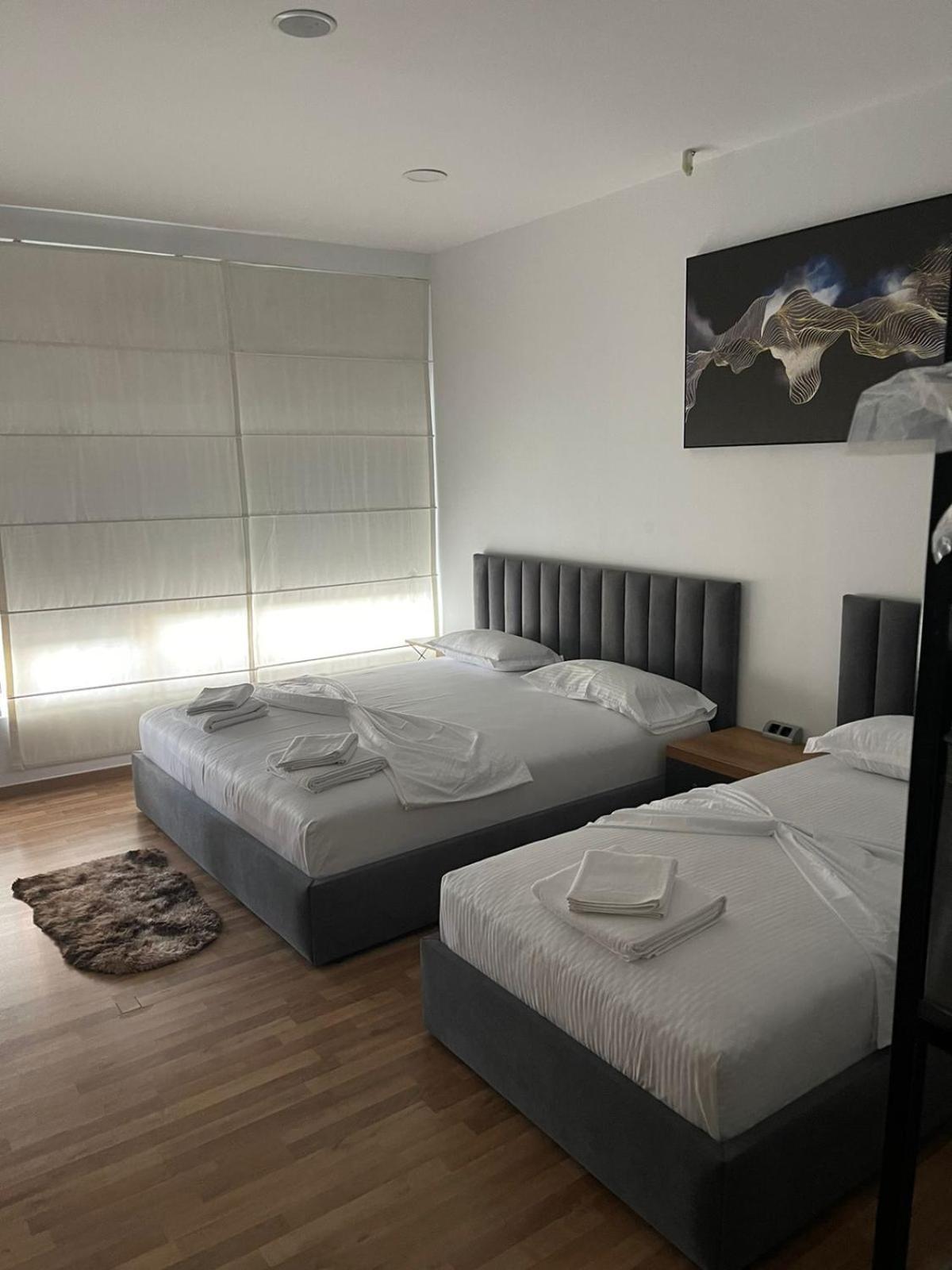 Aries Apartments Sarandë Esterno foto