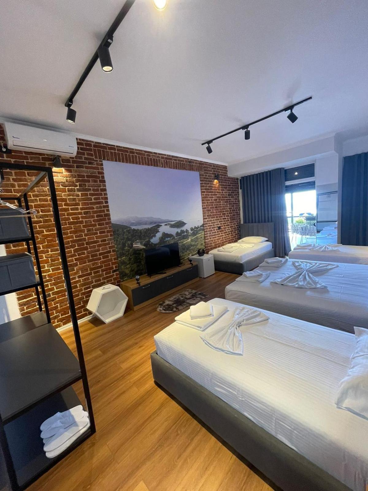 Aries Apartments Sarandë Esterno foto