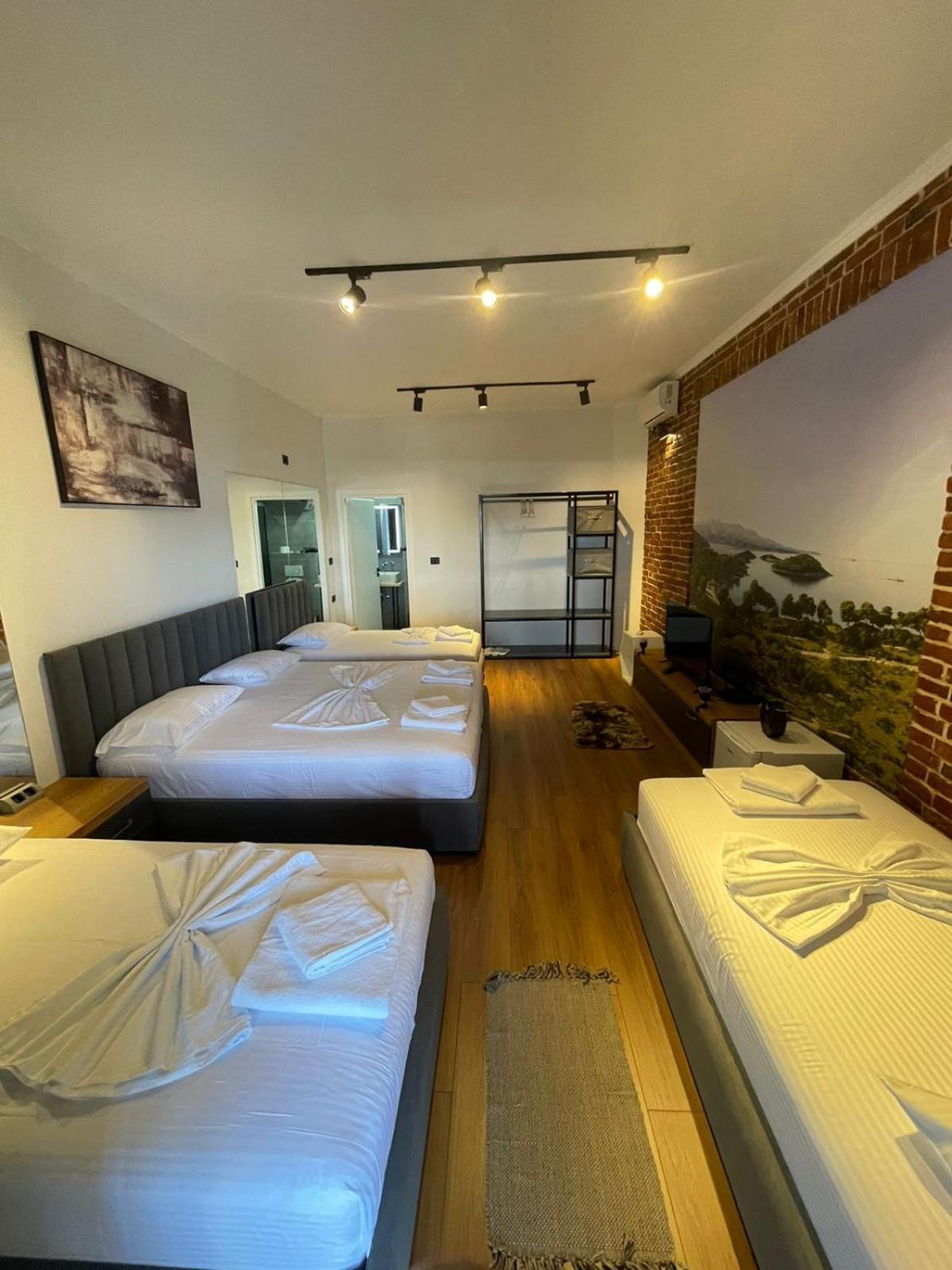 Aries Apartments Sarandë Esterno foto