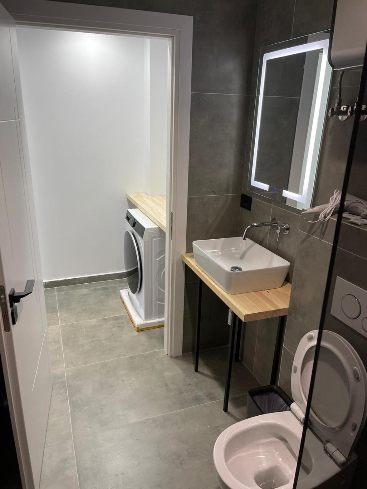 Aries Apartments Sarandë Esterno foto