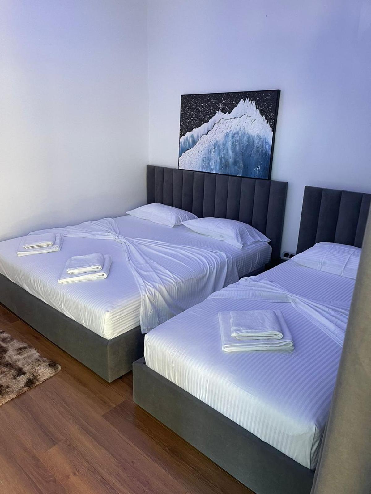 Aries Apartments Sarandë Esterno foto