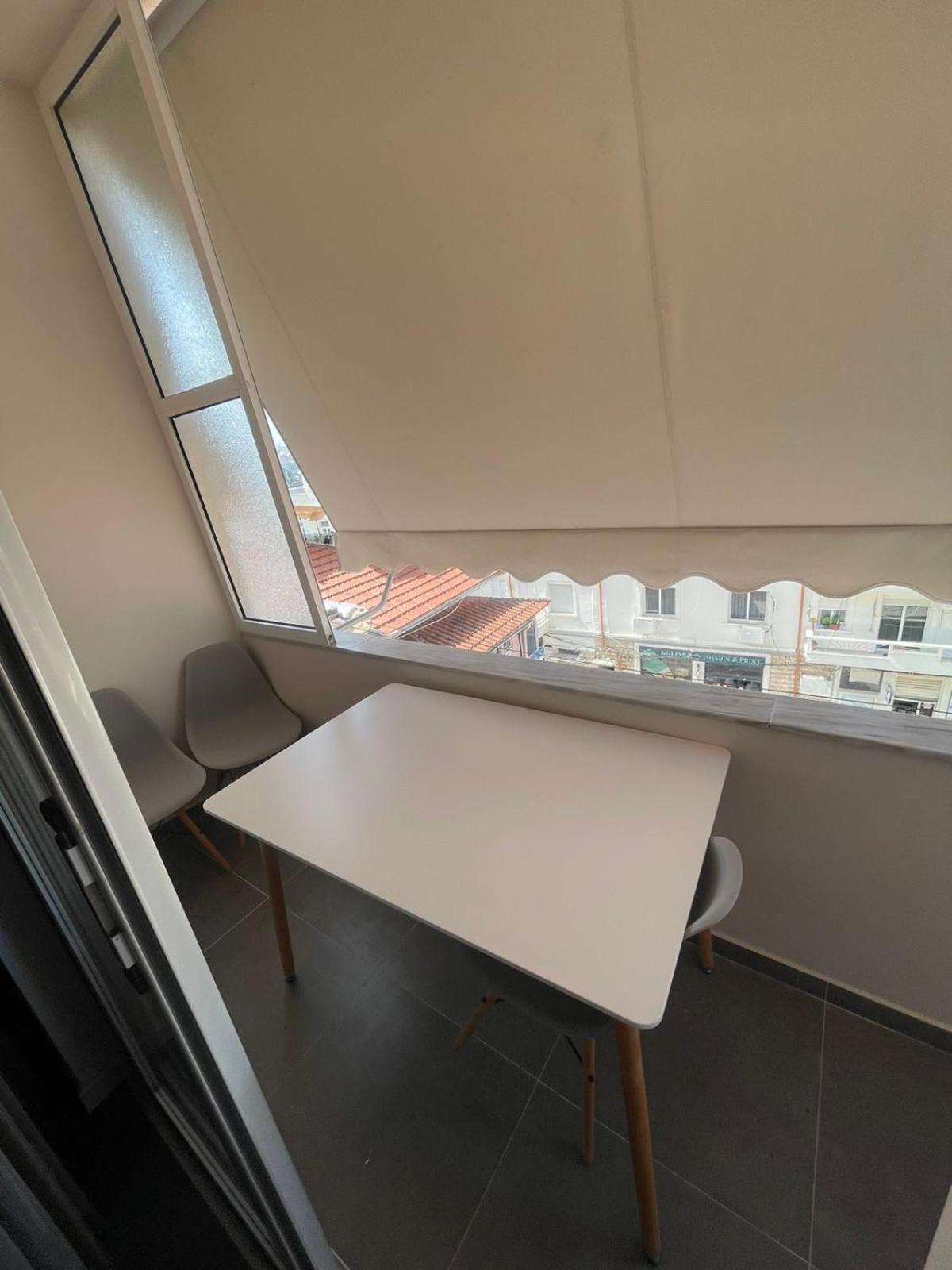 Aries Apartments Sarandë Esterno foto