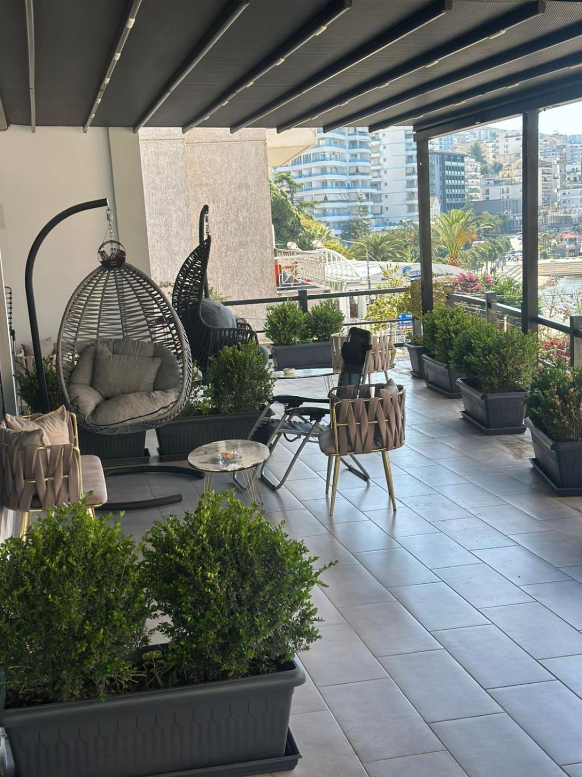 Aries Apartments Sarandë Esterno foto